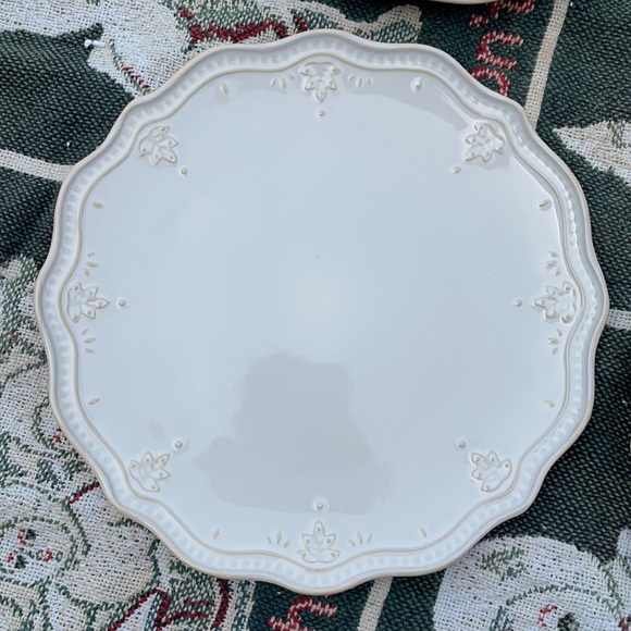 The Pioneer Woman Farmhouse Lace Dinner Plates - Picture 3 of 5